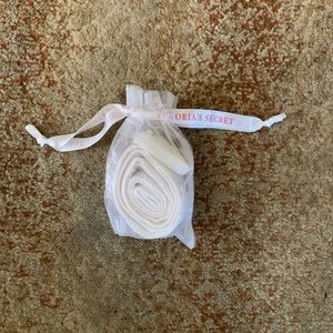 New Victoria’s Secret Convertible White Bra Straps With Pouch